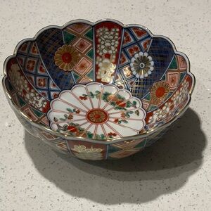 Elegant Floral Ceramic Bowl with Gold Accents